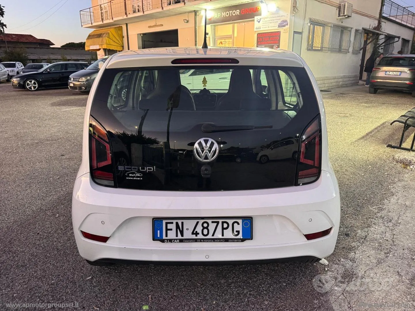Volkswagen Up 2018 photo 3