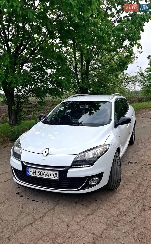 Renault Megane 2013 photo 2