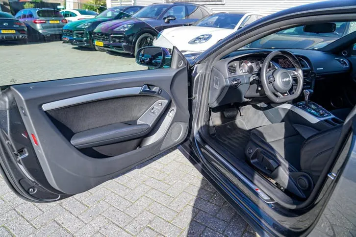 Audi A5 2013 photo 2