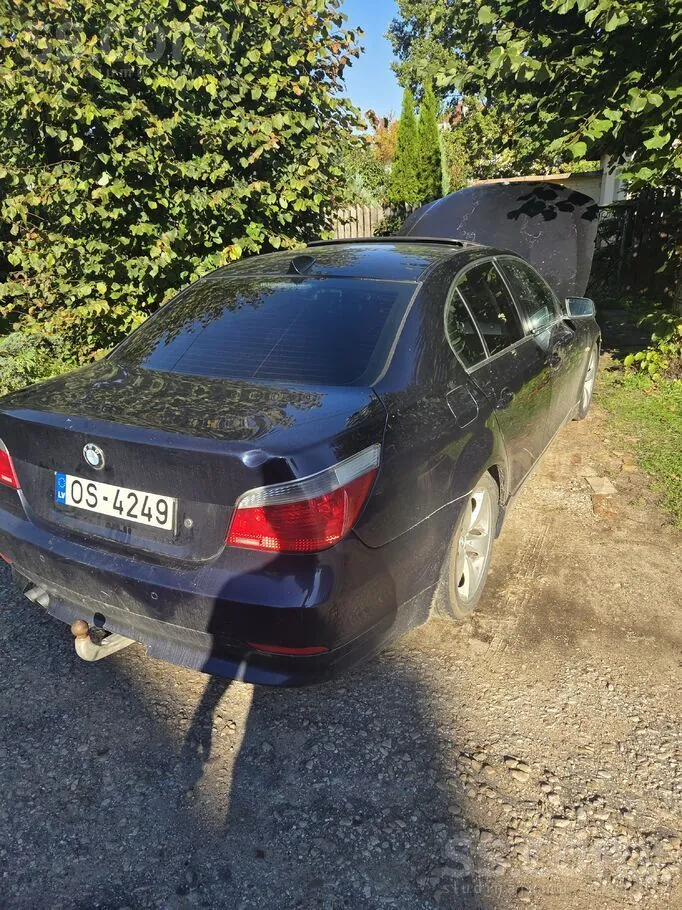 BMW 525