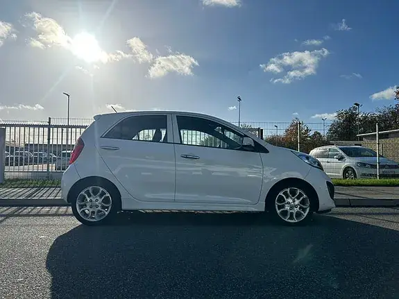 Kia Picanto 2012 photo 4