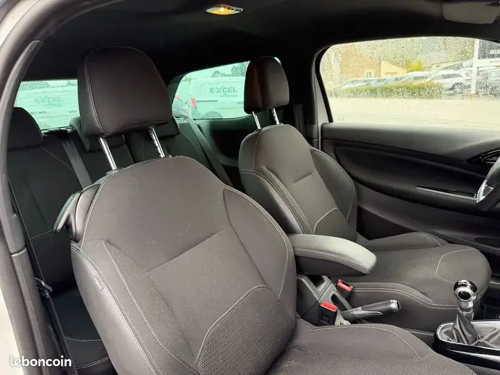 DS Automobiles Ds3 2018 photo 5