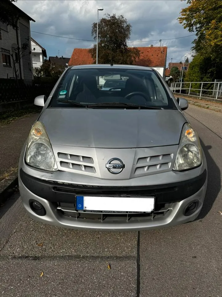 Nissan Pixo