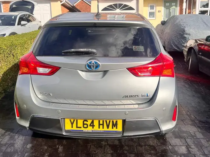 Toyota Auris 2015 photo 5