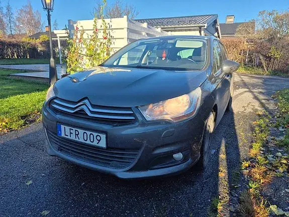 Citroen C4 2011 photo 2