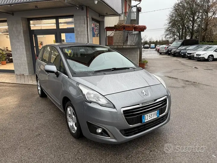 Peugeot 5008 2015 photo 3
