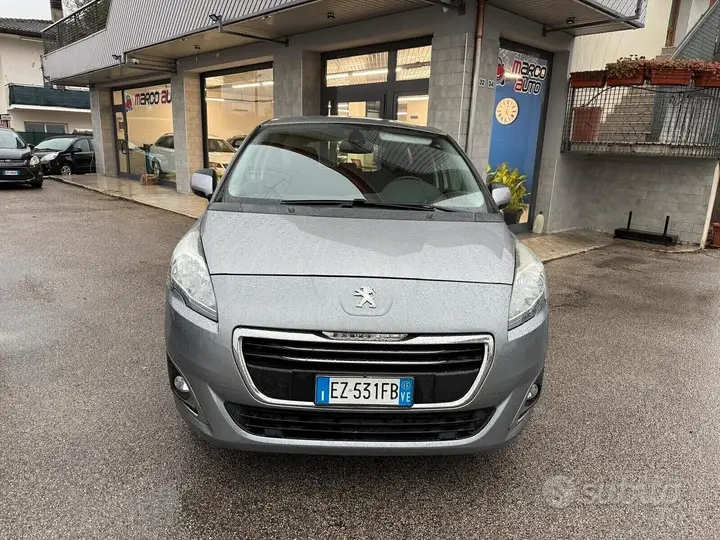 Peugeot 5008 2015 photo 2