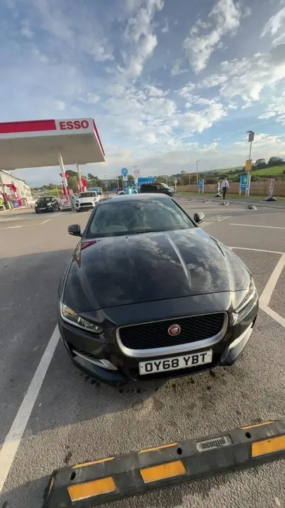 Jaguar Xe 2018 photo 2