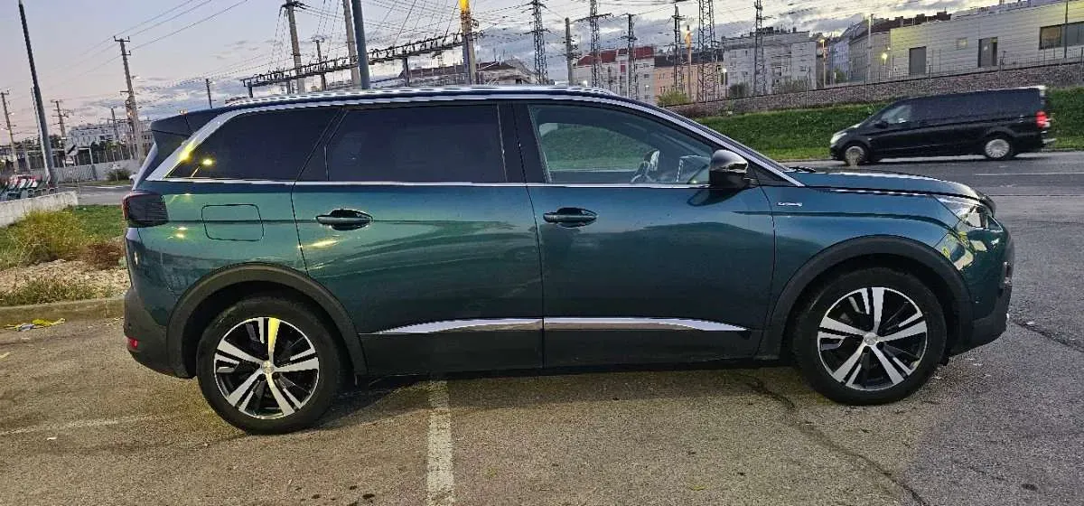Peugeot 5008 2017 photo 2