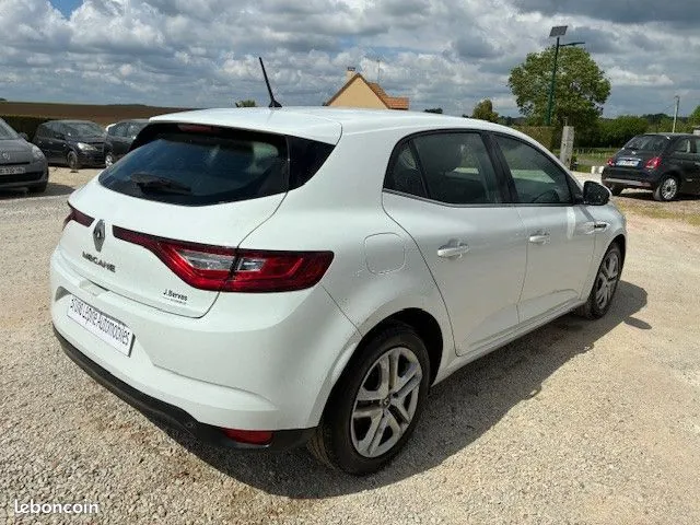 Renault Megane 2019 photo 3