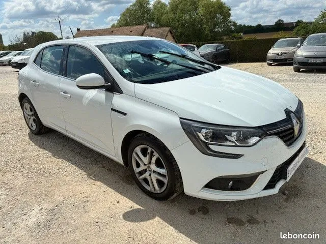 Renault Megane 2019 photo 2