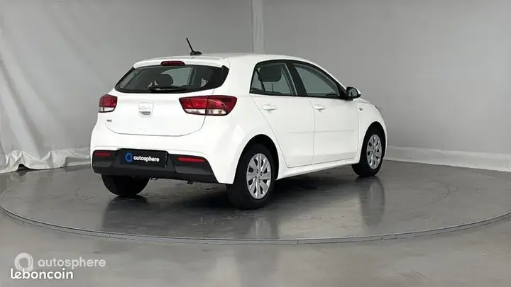 Kia Rio 2023 photo 5