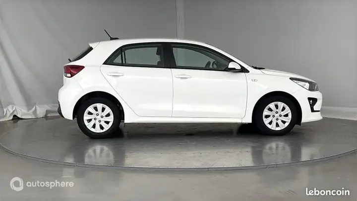 Kia Rio 2023 photo 4