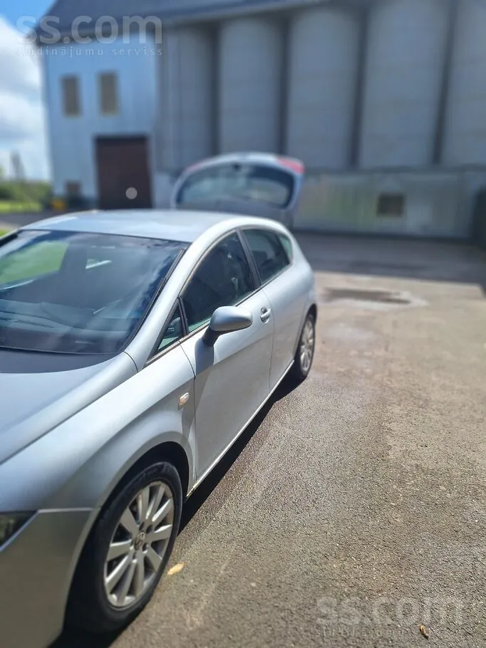 Seat Leon 2006 photo 2
