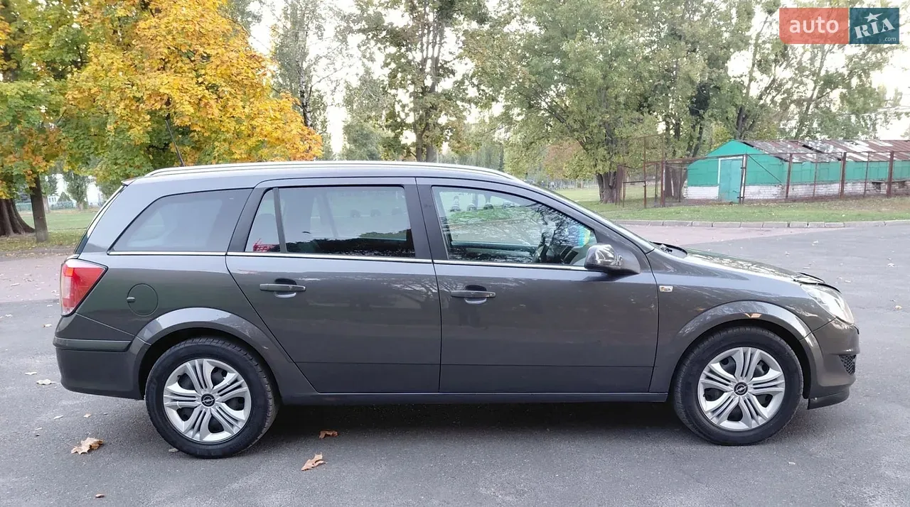 Opel Astra 2009 photo 3