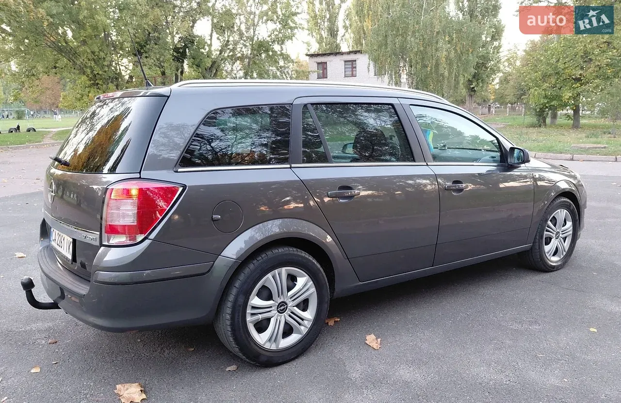 Opel Astra 2009 photo 4