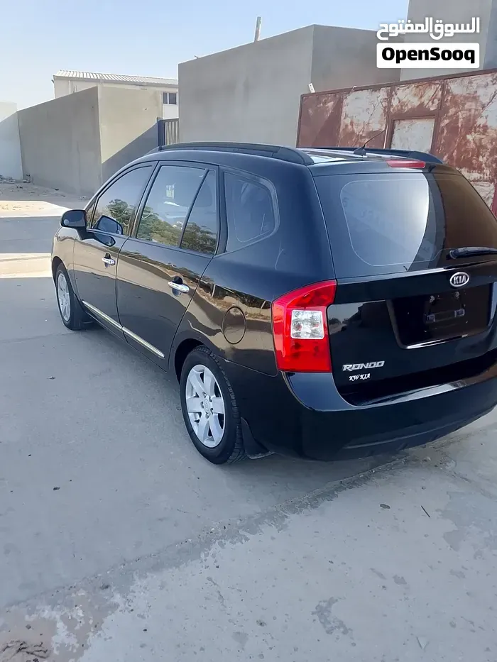 Kia Rondo 2012 photo 4
