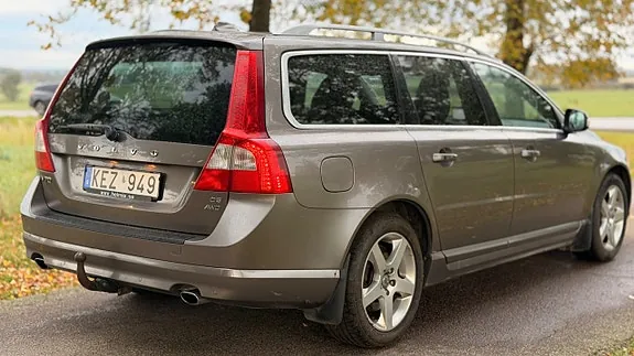 Volvo V70 2010 photo 3