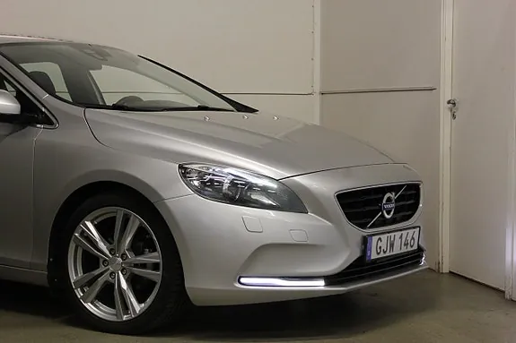 Volvo V40 2014 photo 2