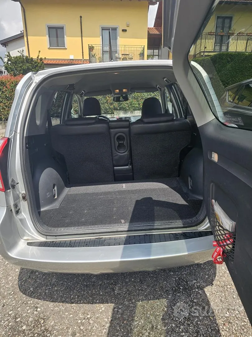 Toyota Rav4 2010 photo 5