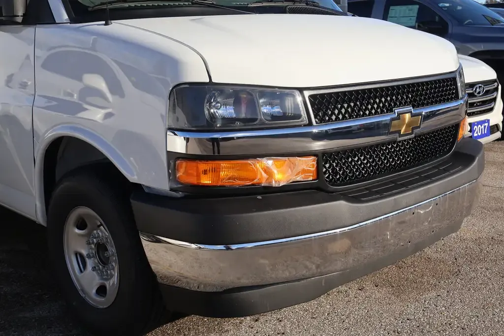 Chevrolet Express 2025 photo 3