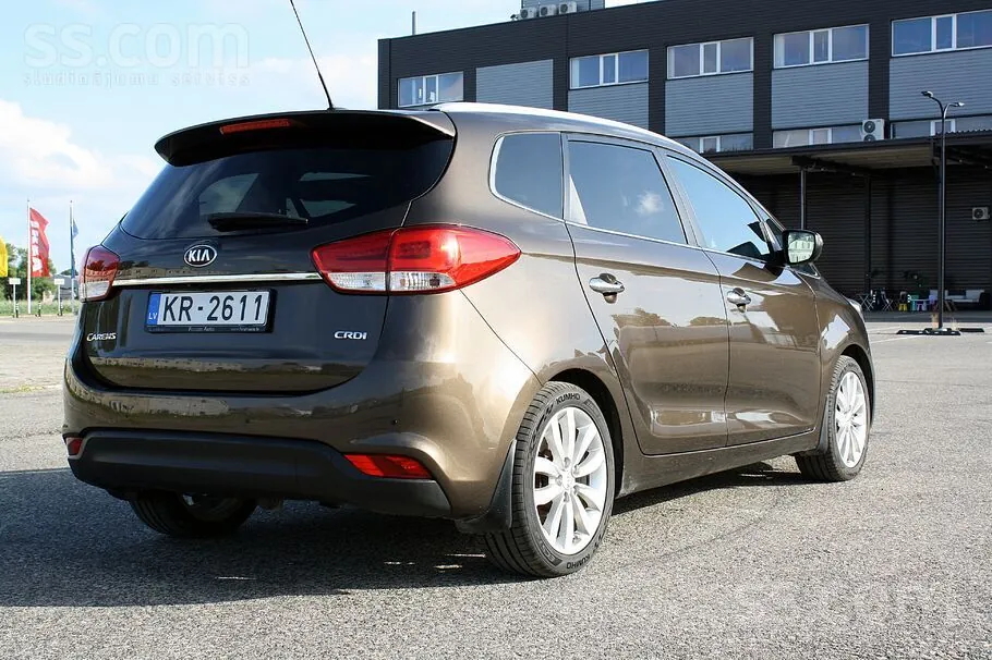 Kia Carens 2015 photo 3