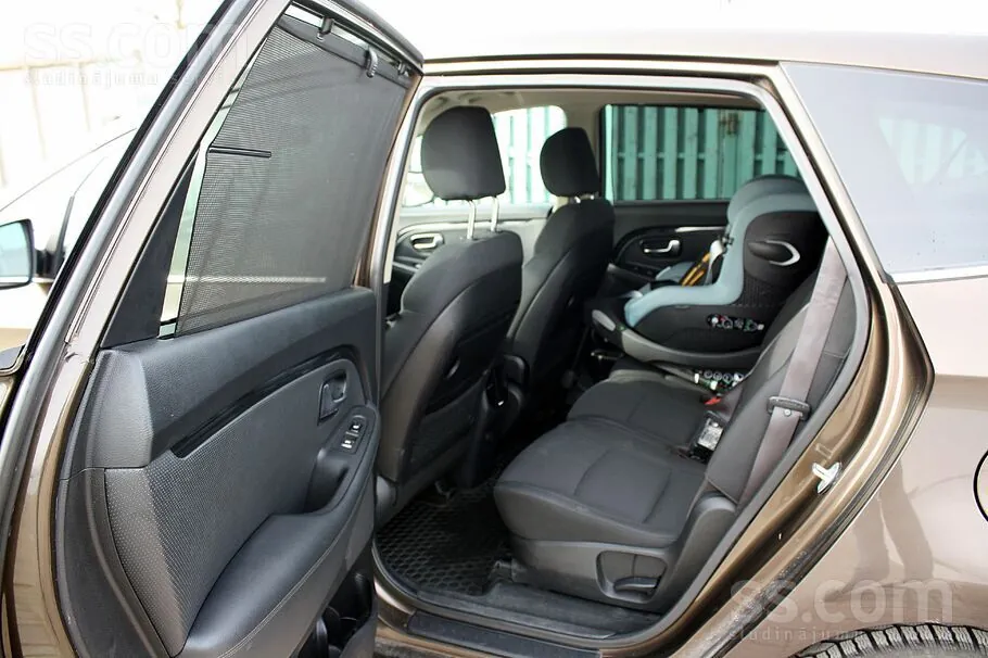 Kia Carens 2015 photo 5