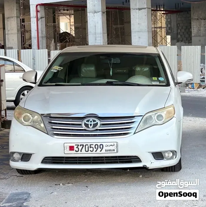 Toyota Avalon 2012 photo 2