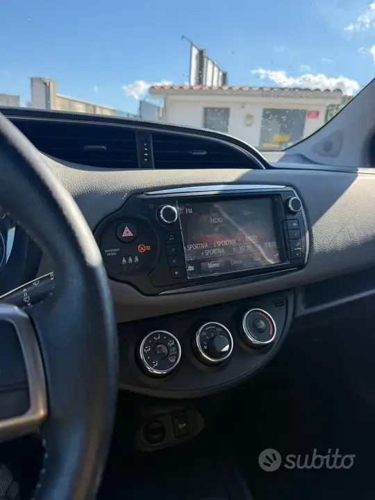 Toyota Yaris 2016 photo 3