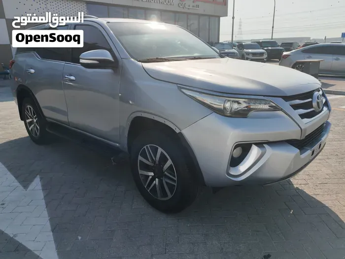 Toyota Fortuner 2017 photo 2