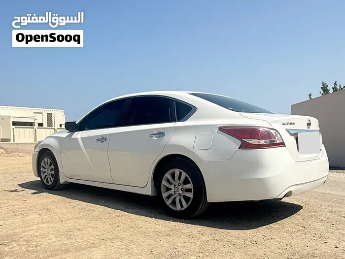 Nissan Altima 2013 photo 2