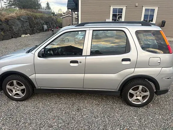 Suzuki Ignis 2004 photo 5