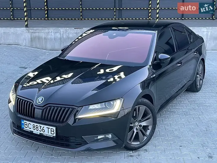 Skoda Superb 2018 photo 2