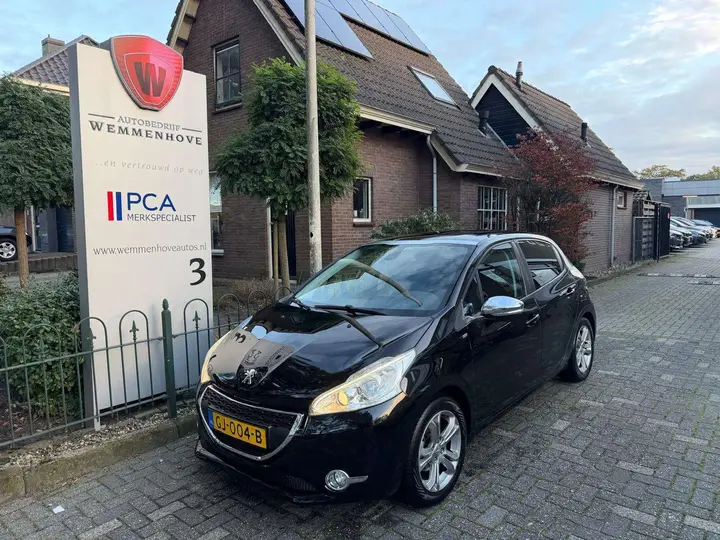 Peugeot 208 2015 photo 4