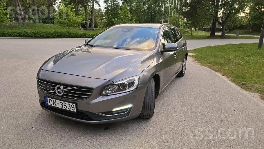 Volvo V60 2015 photo 3