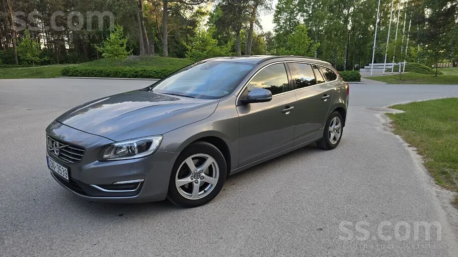 Volvo V60 2015 photo 2