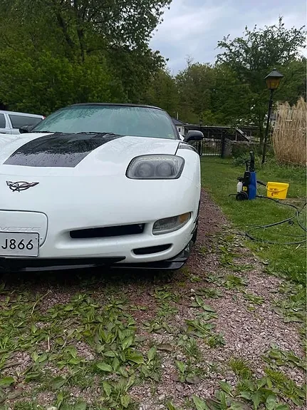 Chevrolet Corvette 2000 photo 2