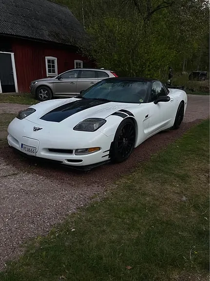 Chevrolet Corvette 2000 photo 3