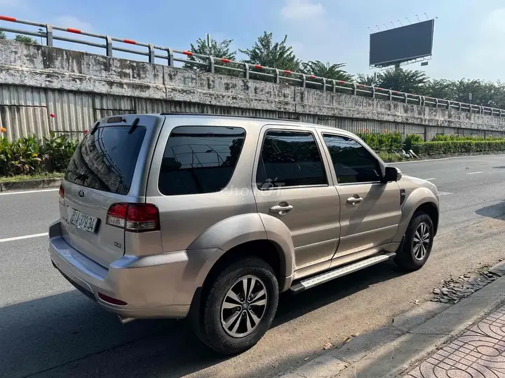 Ford Escape 2011 photo 3