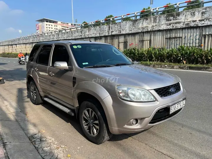 Ford Escape 2011 photo 2