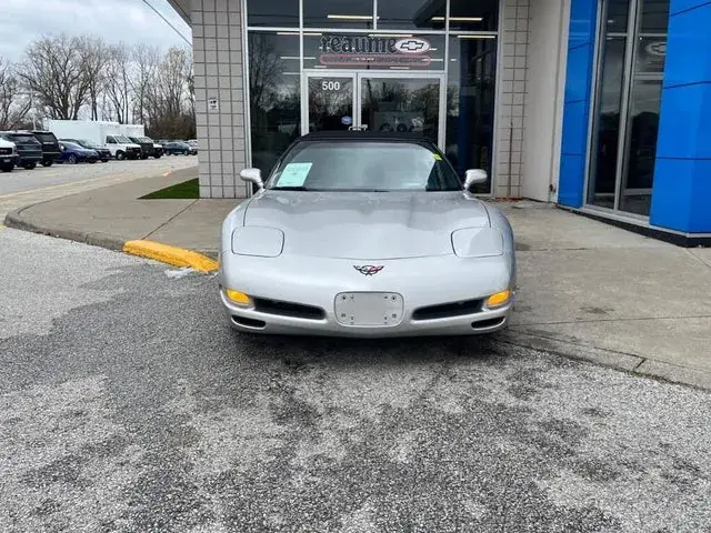 Chevrolet Corvette 2004 photo 3