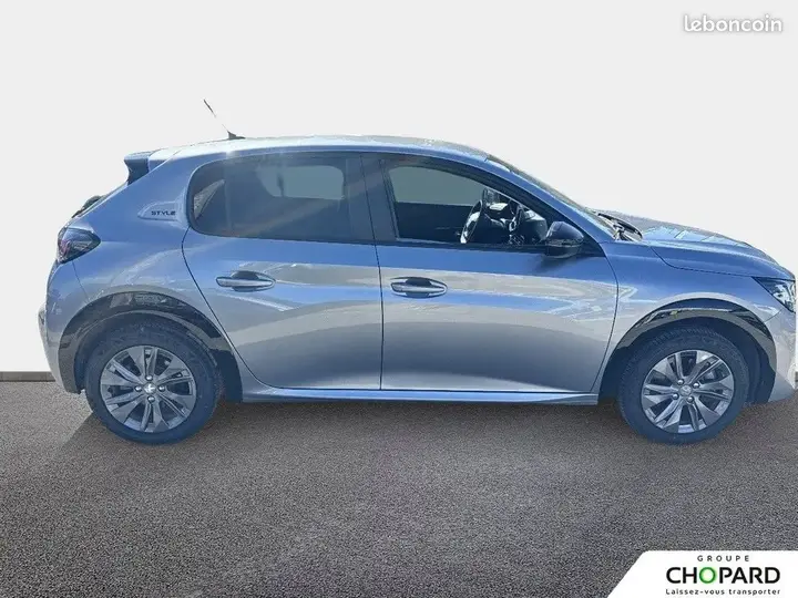 Peugeot 208 2023 photo 4