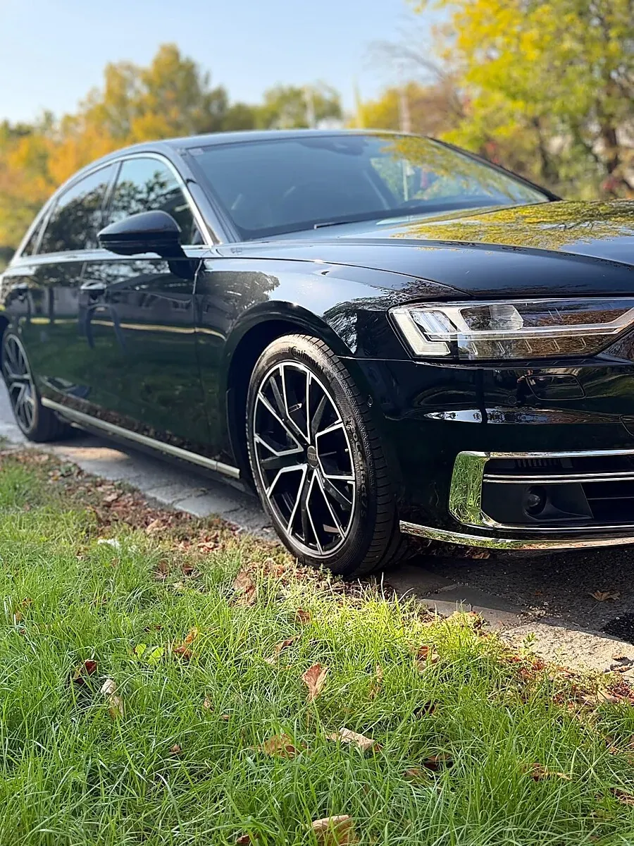 Audi A8 2018 photo 2