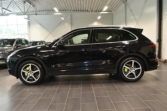 Porsche Cayenne S 2015 photo 2