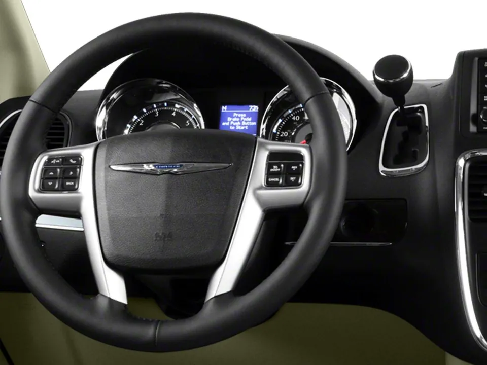 Chrysler Town & Country 2015 photo 4
