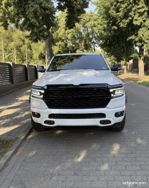 Dodge Ram 1500 2022 photo 3