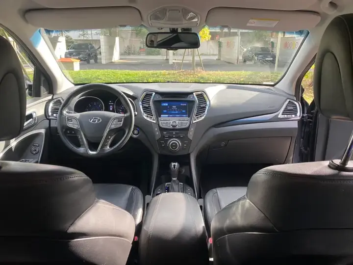 Hyundai Santa Fe 2012 photo 3