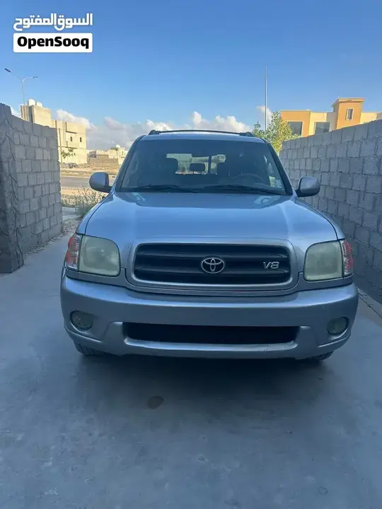 Toyota Sequoia 2004 photo 2