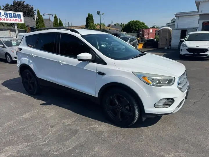 Ford Escape 2017 photo 3