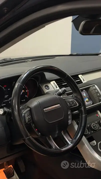 Land Rover Range Rover Evoque 2018 photo 2
